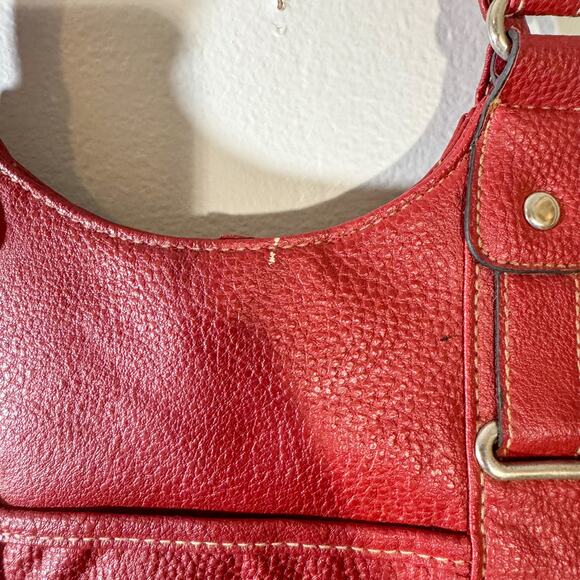 Vintage Red Pebbled Leather Slouchy Hobo Bag | Silver Hardware & Shoulder Straps - Picture 2 of 7